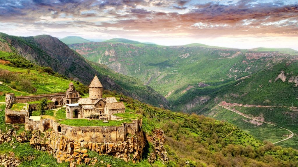 Chuyển phát nhanh Kerry đi Armenia giá rẻ chất lượng