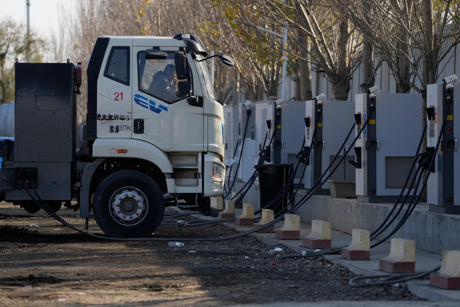 TRUNG QUỐC ĐẶT MỤC TIÊU ĐIỆN HÓA ĐỘI XE TẢI LOGISTICS