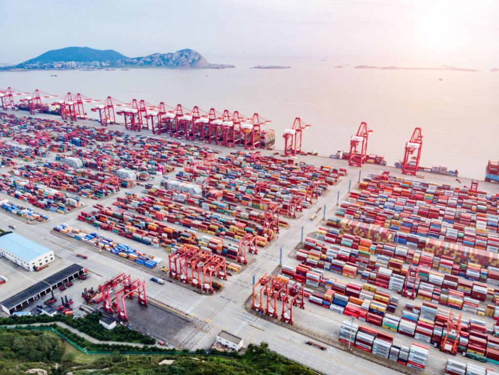 SẢN XUẤT TRUNG QUỐC GIẢM TỐC, LOGISTICS XUẤT KHẨU VẪN GIỮ ĐÀ TĂNG