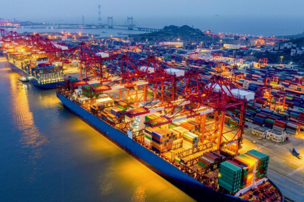 thương mại Trung Quốc tăng trưởng giữa áp lực thuế quan Mỹ